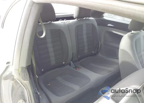 2012 Volkswagen Beetle 2.0T Turbo z USA, uszkodzony, nr VIN 3VW467AT7CM623809